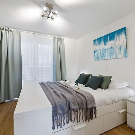 Huswell - Apartment With Frontal Sea View In Knokke Bagian luar foto