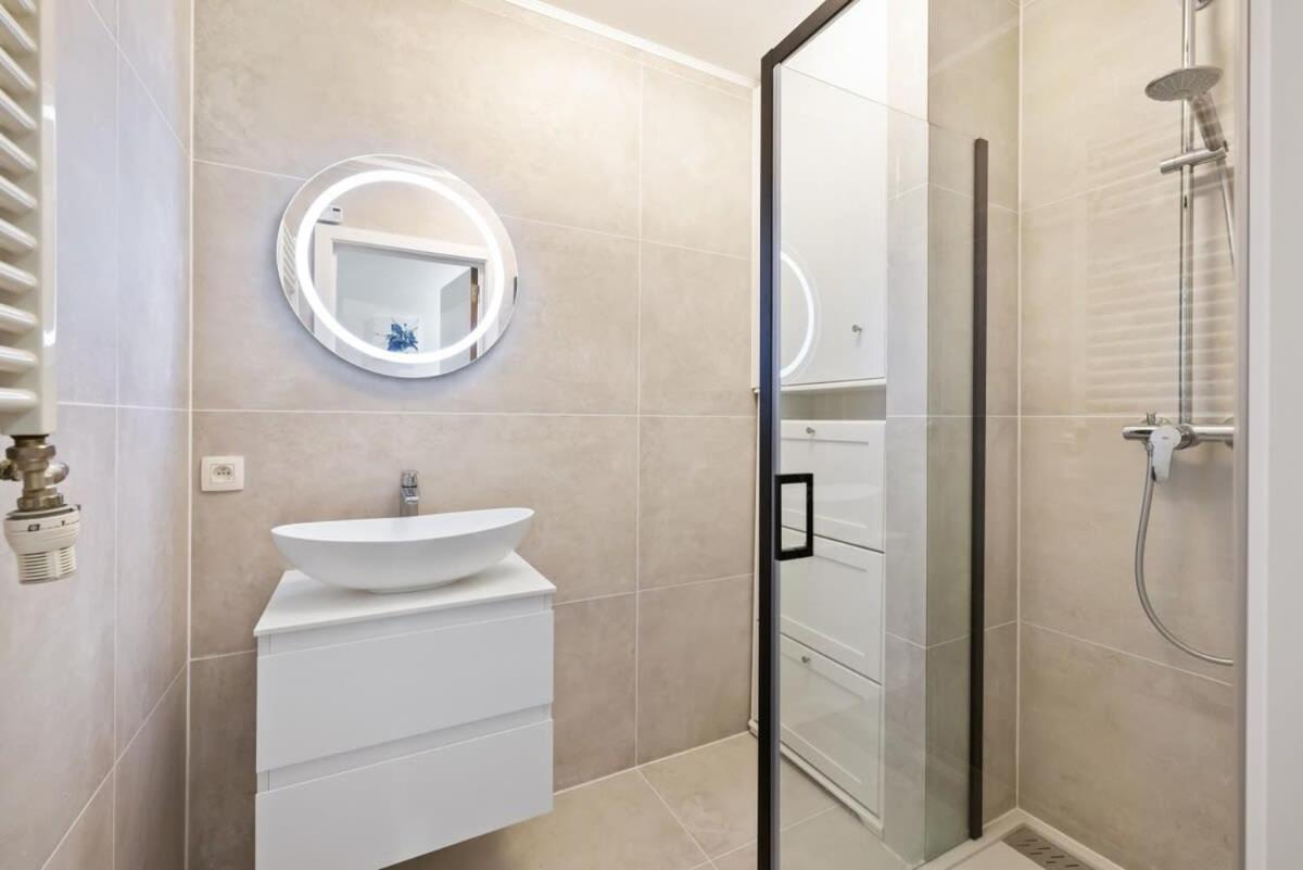 Huswell - Apartment With Frontal Sea View In Knokke Bagian luar foto