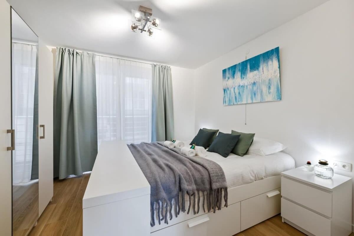 Huswell - Apartment With Frontal Sea View In Knokke Bagian luar foto