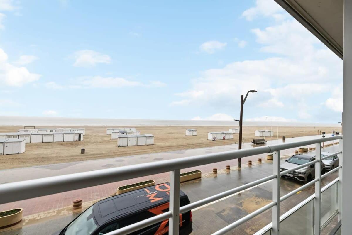 Huswell - Apartment With Frontal Sea View In Knokke Bagian luar foto